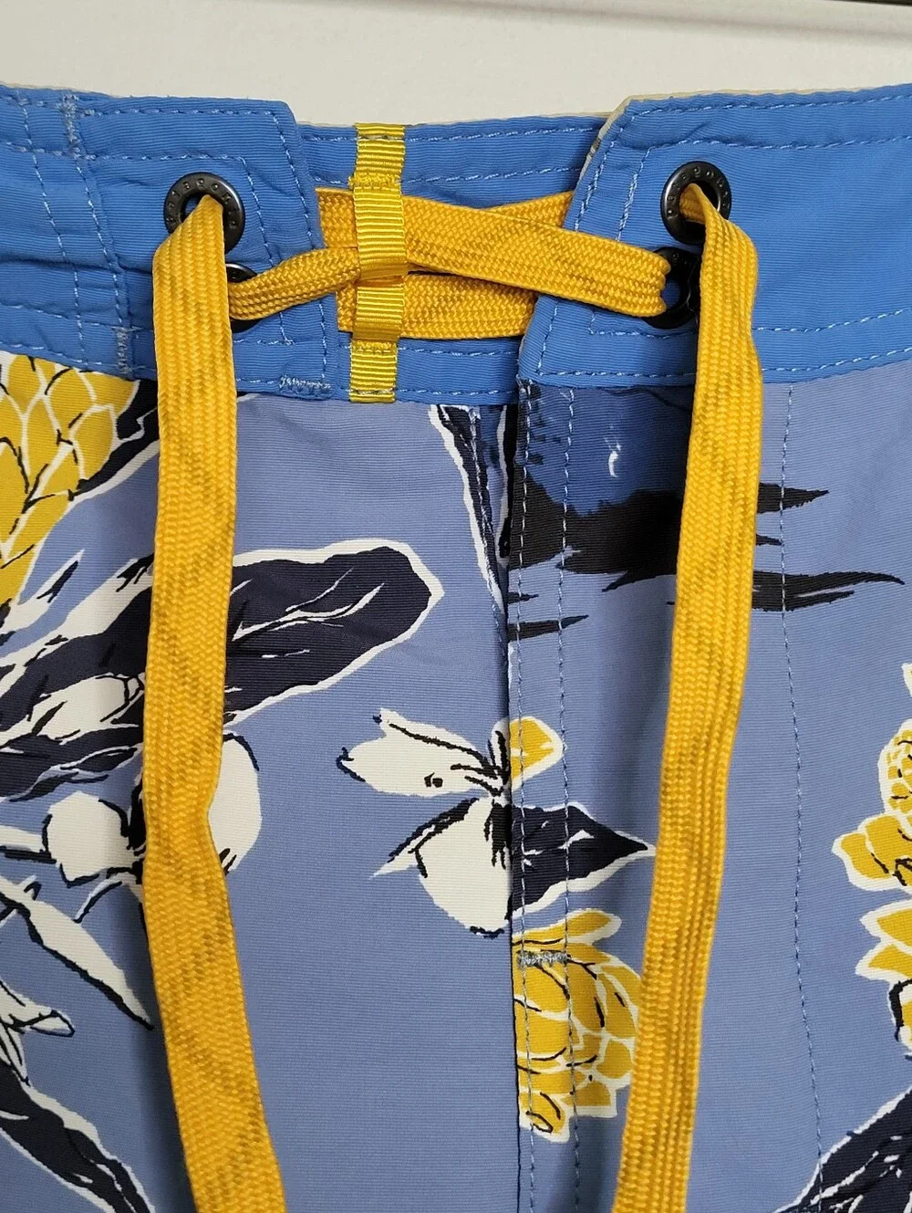 Patagonia Stretch Planing Floral Board Shorts Blue Yellow Mens 35 Surf Swim